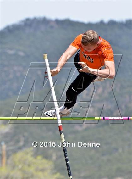 Thumbnail 3 in Taos Tiger Relays photogallery.