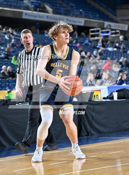Thumbnail 2 in Bellevue vs. Timberline (WIAA Round of 12) photogallery.