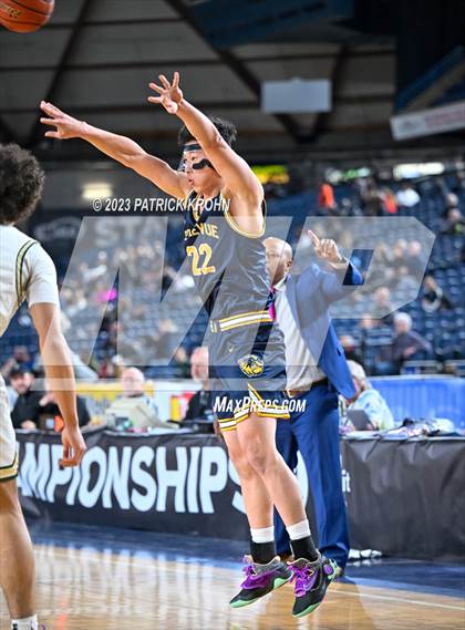 Thumbnail 2 in Bellevue vs. Timberline (WIAA Round of 12) photogallery.