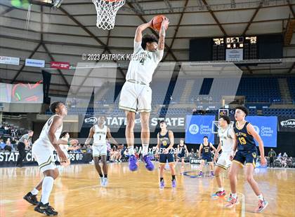 Thumbnail 2 in Bellevue vs. Timberline (WIAA Round of 12) photogallery.
