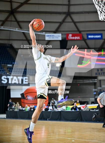 Thumbnail 2 in Bellevue vs. Timberline (WIAA Round of 12) photogallery.