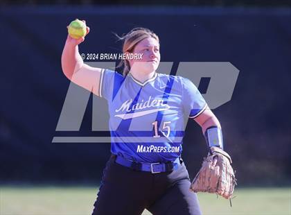 Thumbnail 2 in Maiden @ Bunker Hill photogallery.