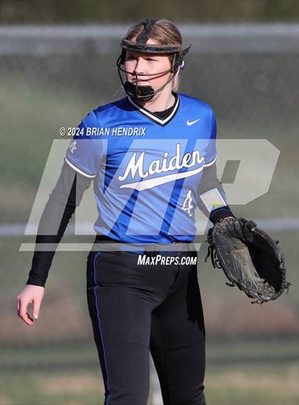 Thumbnail 2 in Maiden @ Bunker Hill photogallery.