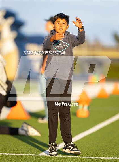 Thumbnail 3 in Claremont @ Los Osos photogallery.