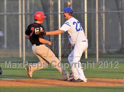 Thumbnail 3 in Wolfe City vs. Trenton (UIL 1A Region 2 Quarterfinal Playoff) photogallery.