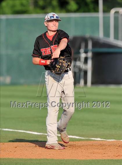 Thumbnail 1 in Wolfe City vs. Trenton (UIL 1A Region 2 Quarterfinal Playoff) photogallery.