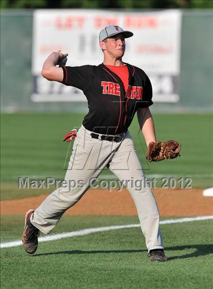 Thumbnail 1 in Wolfe City vs. Trenton (UIL 1A Region 2 Quarterfinal Playoff) photogallery.
