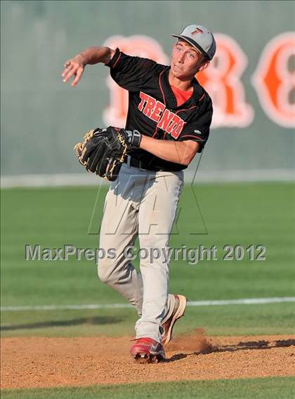Thumbnail 1 in Wolfe City vs. Trenton (UIL 1A Region 2 Quarterfinal Playoff) photogallery.