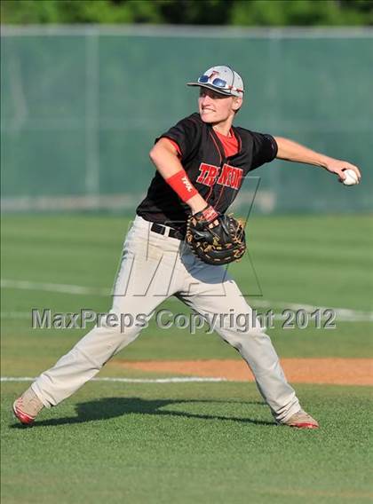 Thumbnail 2 in Wolfe City vs. Trenton (UIL 1A Region 2 Quarterfinal Playoff) photogallery.