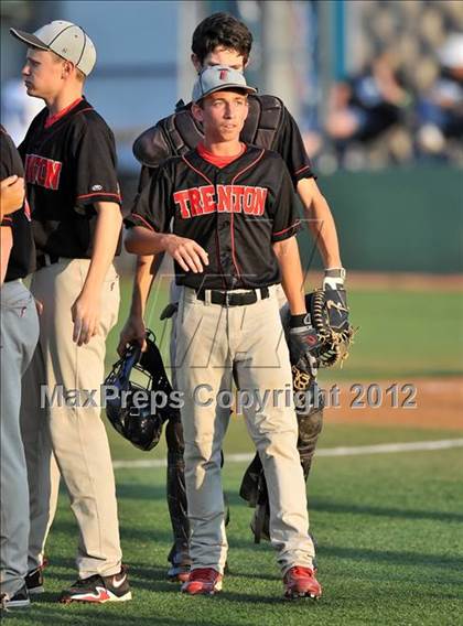 Thumbnail 1 in Wolfe City vs. Trenton (UIL 1A Region 2 Quarterfinal Playoff) photogallery.