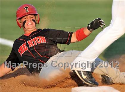 Thumbnail 1 in Wolfe City vs. Trenton (UIL 1A Region 2 Quarterfinal Playoff) photogallery.
