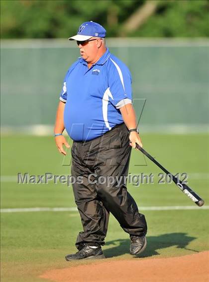 Thumbnail 2 in Wolfe City vs. Trenton (UIL 1A Region 2 Quarterfinal Playoff) photogallery.