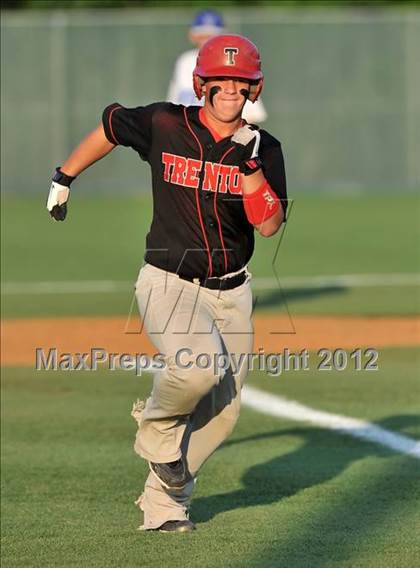 Thumbnail 3 in Wolfe City vs. Trenton (UIL 1A Region 2 Quarterfinal Playoff) photogallery.