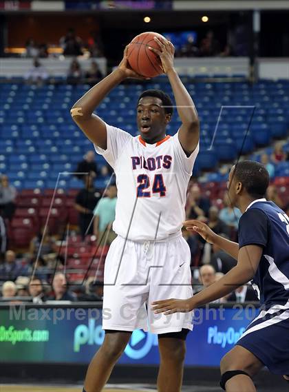 Thumbnail 1 in Horizon vs. St. Joseph Notre Dame (CIF State D5 Final) photogallery.