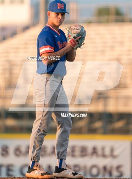 Thumbnail 1 in Madison Central vs. DeSoto Central photogallery.