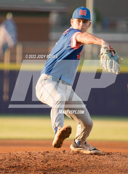 Thumbnail 2 in Madison Central vs. DeSoto Central photogallery.