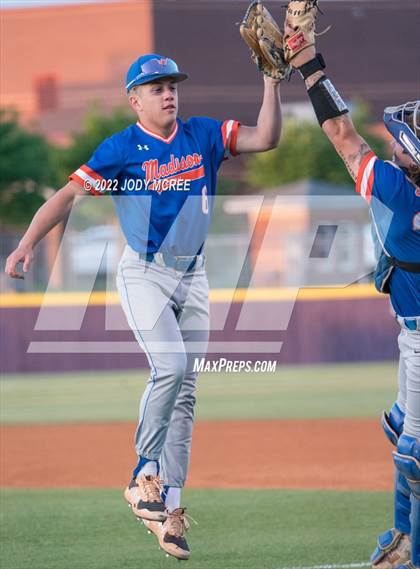 Thumbnail 1 in Madison Central vs. DeSoto Central photogallery.