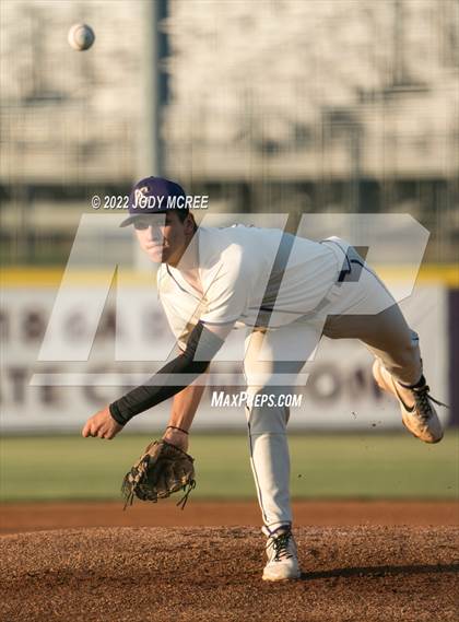 Thumbnail 1 in Madison Central vs. DeSoto Central photogallery.