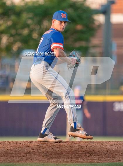 Thumbnail 1 in Madison Central vs. DeSoto Central photogallery.