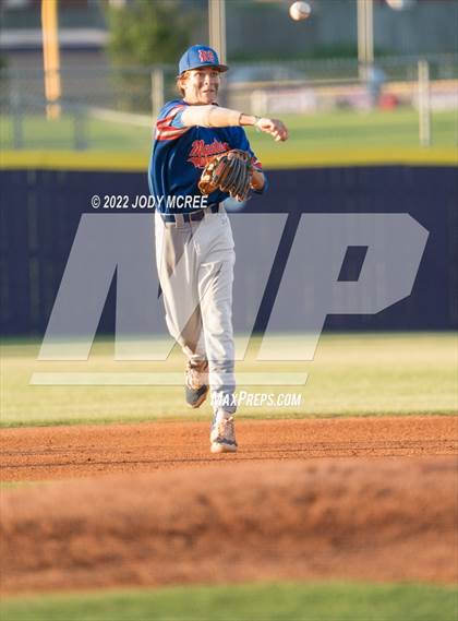 Thumbnail 3 in Madison Central vs. DeSoto Central photogallery.