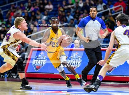 Thumbnail 3 in Liberty Hill vs. Oak Cliff Faith Family Academy (UIL 4A Final) photogallery.