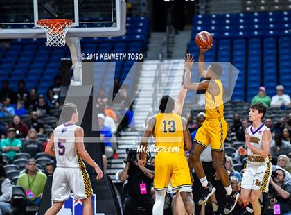 Thumbnail 2 in Liberty Hill vs. Oak Cliff Faith Family Academy (UIL 4A Final) photogallery.