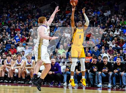 Thumbnail 3 in Liberty Hill vs. Oak Cliff Faith Family Academy (UIL 4A Final) photogallery.