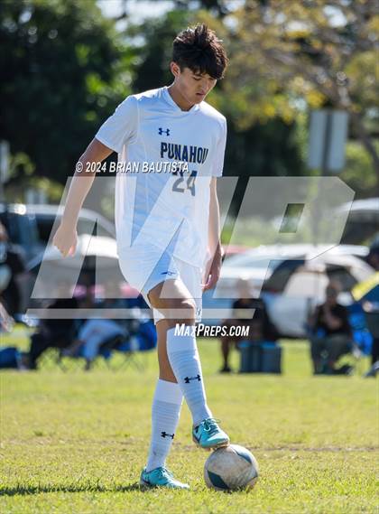Thumbnail 1 in Waiakea vs. Punahou (HHSAA Division 1 Quarterfinal) photogallery.