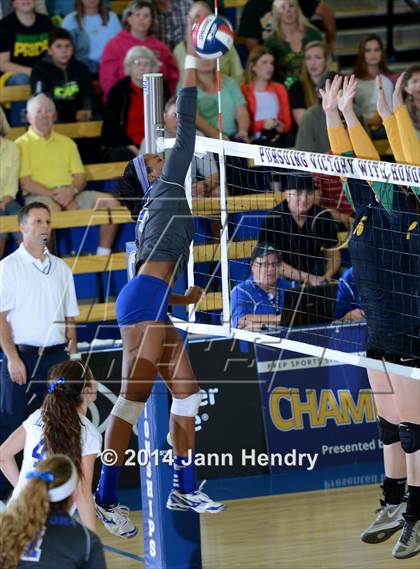 Thumbnail 3 in Alta Loma vs. Sonora (CIF State D4 Final) photogallery.