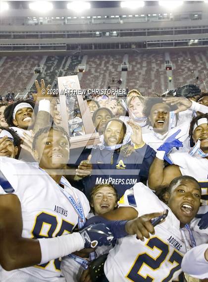 Thumbnail 3 in St. Thomas Aquinas vs. Edgewater (FHSAA 7A State Final) photogallery.