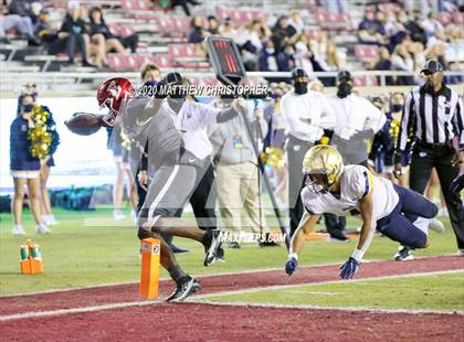 Thumbnail 3 in St. Thomas Aquinas vs. Edgewater (FHSAA 7A State Final) photogallery.