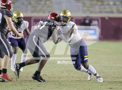 Thumbnail 3 in St. Thomas Aquinas vs. Edgewater (FHSAA 7A State Final) photogallery.