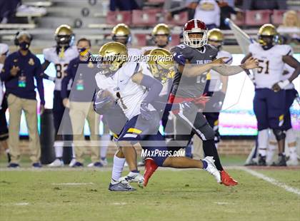 Thumbnail 1 in St. Thomas Aquinas vs. Edgewater (FHSAA 7A State Final) photogallery.