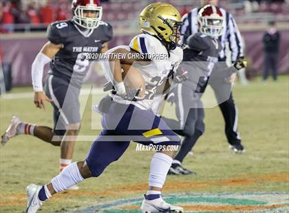 Thumbnail 1 in St. Thomas Aquinas vs. Edgewater (FHSAA 7A State Final) photogallery.