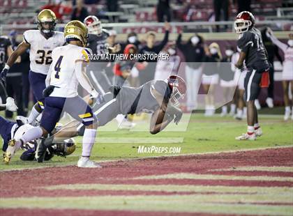 Thumbnail 3 in St. Thomas Aquinas vs. Edgewater (FHSAA 7A State Final) photogallery.
