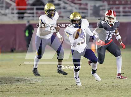 Thumbnail 2 in St. Thomas Aquinas vs. Edgewater (FHSAA 7A State Final) photogallery.