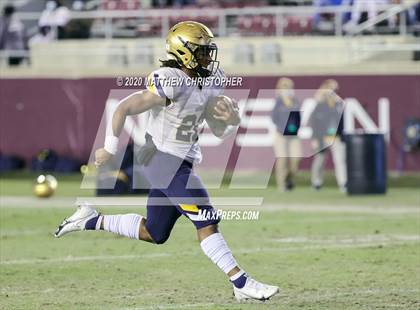 Thumbnail 3 in St. Thomas Aquinas vs. Edgewater (FHSAA 7A State Final) photogallery.