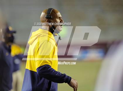 Thumbnail 2 in St. Thomas Aquinas vs. Edgewater (FHSAA 7A State Final) photogallery.