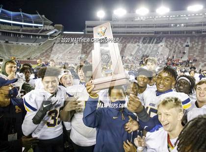 Thumbnail 1 in St. Thomas Aquinas vs. Edgewater (FHSAA 7A State Final) photogallery.
