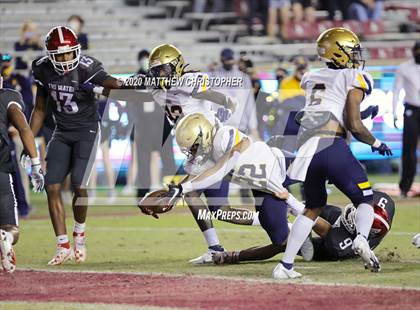 Thumbnail 2 in St. Thomas Aquinas vs. Edgewater (FHSAA 7A State Final) photogallery.