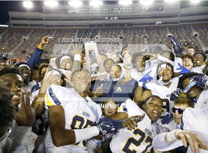 Thumbnail 1 in St. Thomas Aquinas vs. Edgewater (FHSAA 7A State Final) photogallery.