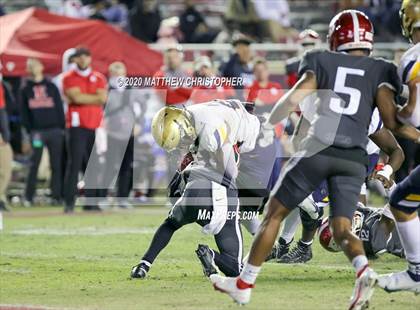 Thumbnail 2 in St. Thomas Aquinas vs. Edgewater (FHSAA 7A State Final) photogallery.