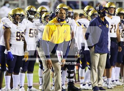 Thumbnail 3 in St. Thomas Aquinas vs. Edgewater (FHSAA 7A State Final) photogallery.