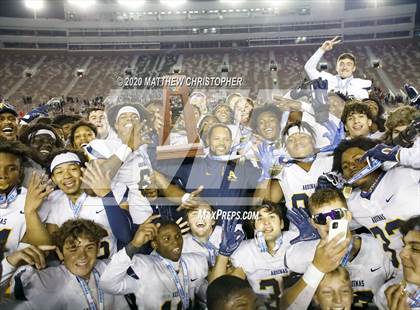 Thumbnail 3 in St. Thomas Aquinas vs. Edgewater (FHSAA 7A State Final) photogallery.