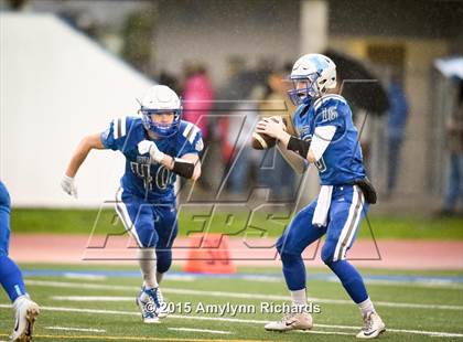 Thumbnail 3 in LaConner vs. Morton/White Pass (WIAA 2B 1st Round) photogallery.