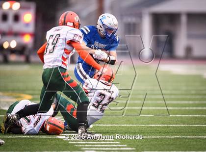 Thumbnail 2 in LaConner vs. Morton/White Pass (WIAA 2B 1st Round) photogallery.