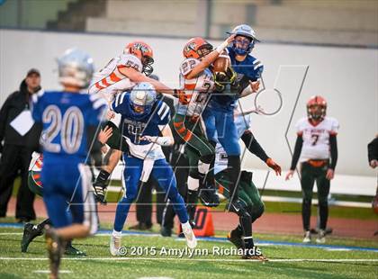Thumbnail 1 in LaConner vs. Morton/White Pass (WIAA 2B 1st Round) photogallery.