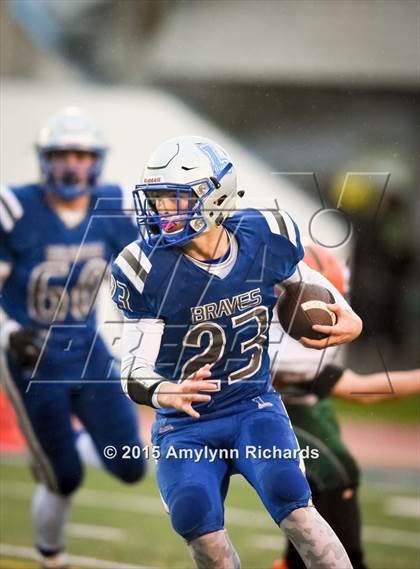 Thumbnail 1 in LaConner vs. Morton/White Pass (WIAA 2B 1st Round) photogallery.