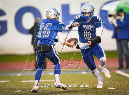 Thumbnail 2 in LaConner vs. Morton/White Pass (WIAA 2B 1st Round) photogallery.