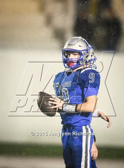 Thumbnail 2 in LaConner vs. Morton/White Pass (WIAA 2B 1st Round) photogallery.